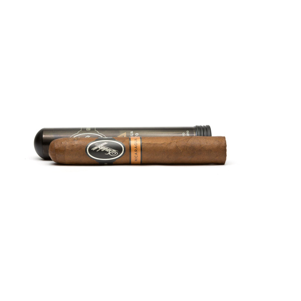 Davidoff Nicaragua Robusto Tubos 4er Karton